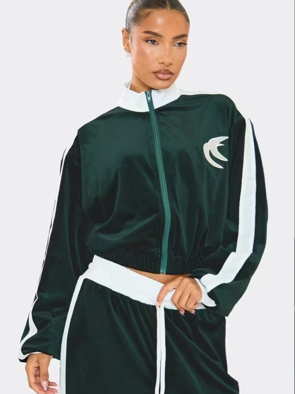 NWT Contrast Stripe Embroidered Detail Velour Zip Up Jacket In Green Velvet